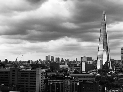 london tate modern art artist shard gallery river thames city sky skyscraper scraper tower black white mono