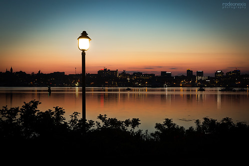 lightpost dusk eveningfalls portlandharbor portlandmaine portlandphotography nightphotography longexposure silhouette smoothwater sunset colorfulsunset skyline cityscape downtown canon canonphotos southportland northstreet