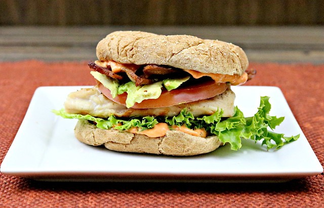Grilled chicken sammich with roasted red pepper sauce