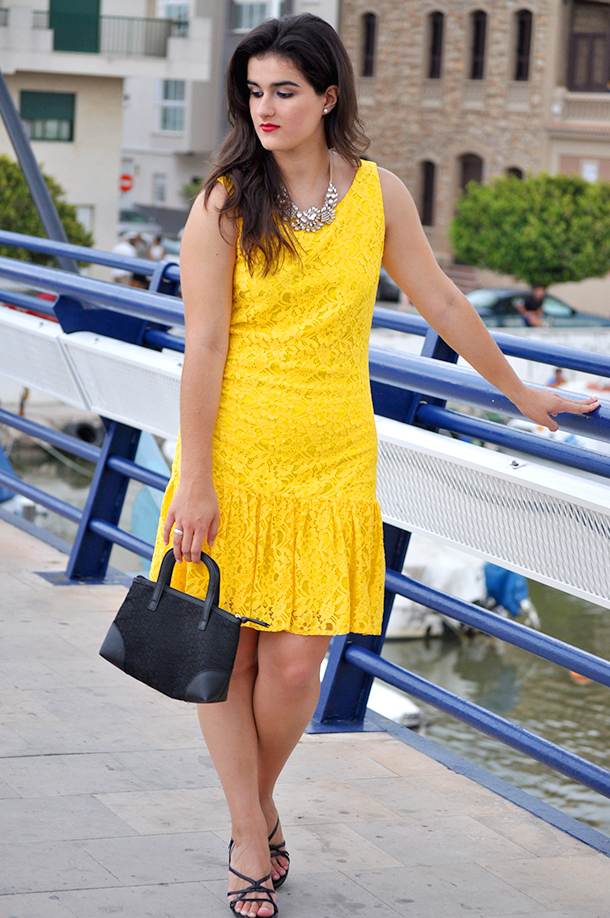 spain fashion blogger moda streetstyle yellow lace dress party prom how to wear, valencia something fashion