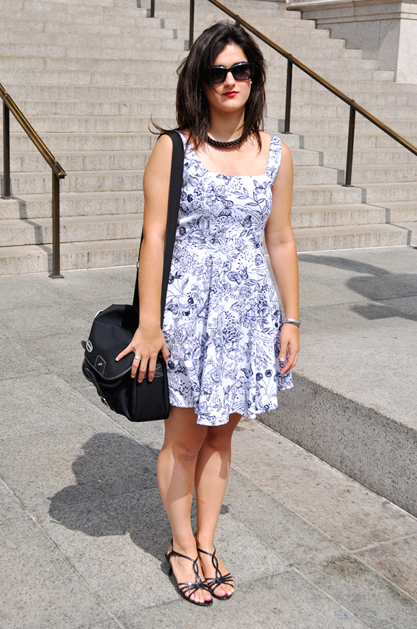 something fashion blogger spain influencer streetstyle new york spain valencia outfits modcloth zara dress summer