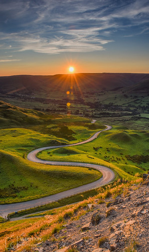 sunset peakdistrict nationalpark derbyshire castleton mamtor mam tor road hills sun landscape