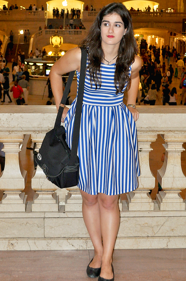 something fashion blogger spain influencer streetstyle new york spain valencia outfits modcloth stripes dress summer