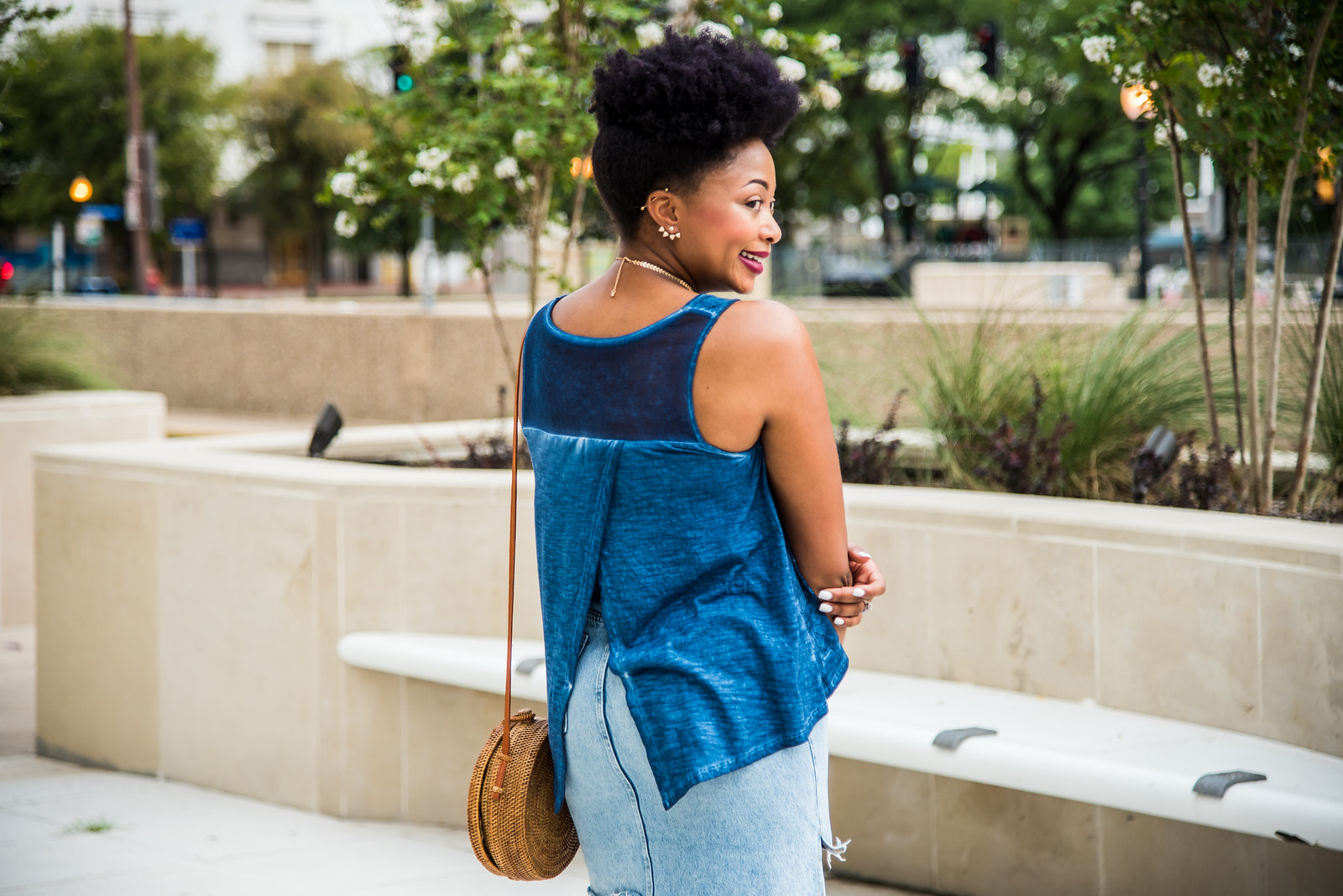 how to wear an open back blouse