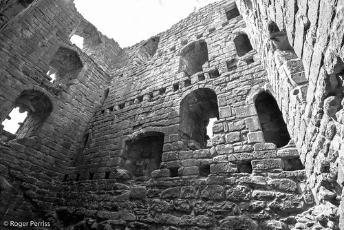 etalcastle d750 blackandwhite stonework stone ruin interior windows northumberland openings