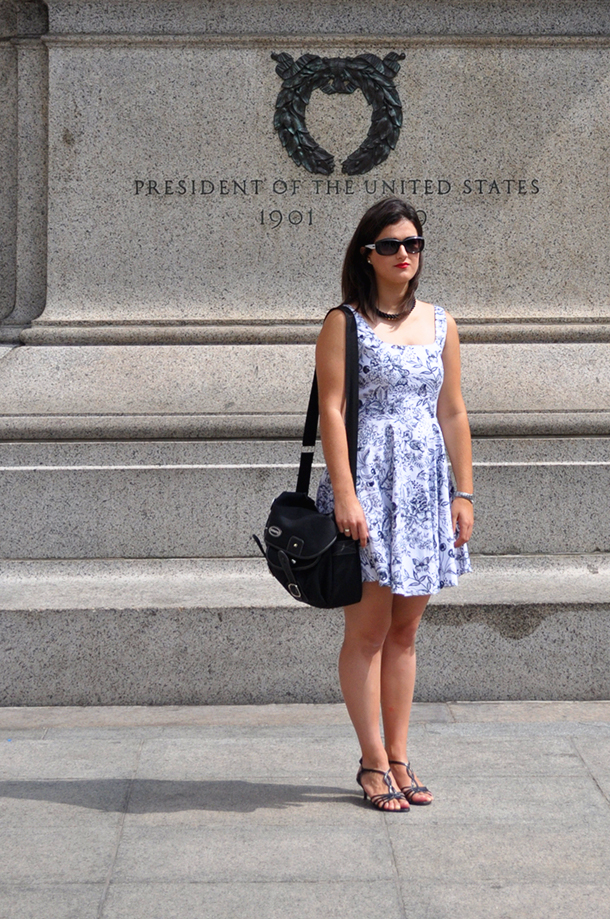 something fashion blogger spain influencer streetstyle new york spain valencia outfits modcloth zara dress summer
