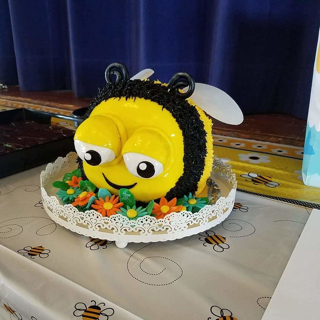 Bee Cake by Kandi Anhalt