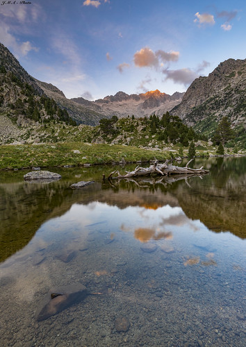 d750 llacspirineus paisaje montaña lago agua reflejos atardecer sunset pirineos