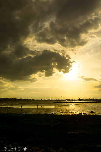 sunset beach vietnam