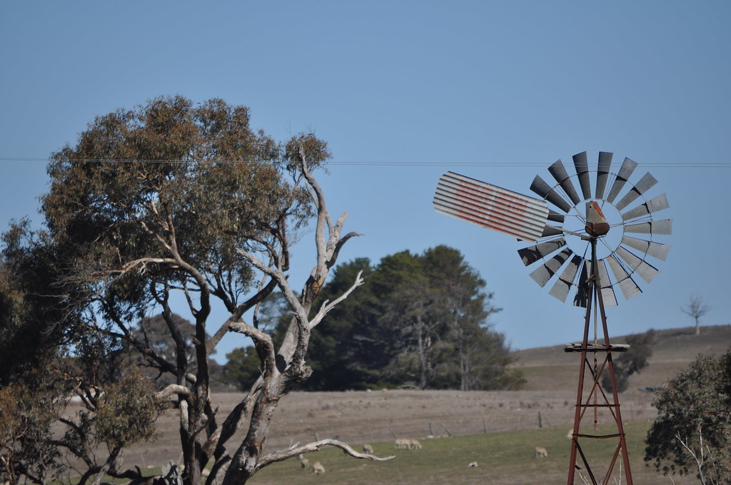 8 foot Southern Cross Z pattern (ZB) windmill; Yass River, NSW, Australia