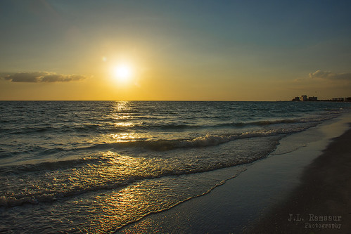 jlrphotography nikond7200 nikon d7200 photography photo 2016 engineerswithcameras photographyforgod thesouth southernphotography screamofthephotographer ibeauty jlramsaurphotography photograph pic tennesseephotographer florida pinellascountyfl emeraldcoast beach ocean gulfofmexico sand waves alwaysinseason sunshinecity stpete stpetebeach stpetebeachfl stpetebeachsunset sunset sun sunrays sunlight sunglow orange yellow blue bluesky deepbluesky beautifulsky wherethemapturnsblue ilovethebeach bluewater blueoceanwater sea coast coastline floridagulfcoast landscape southernlandscape nature outdoors god’sartwork nature’spaintbrush reflection peaceful relaxing vacation