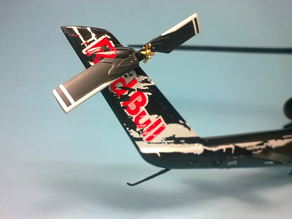 MT: BELL AH-1F COBRA RED BULL - REVELL ESC.1/48 35445020593_30ab388cdb_b
