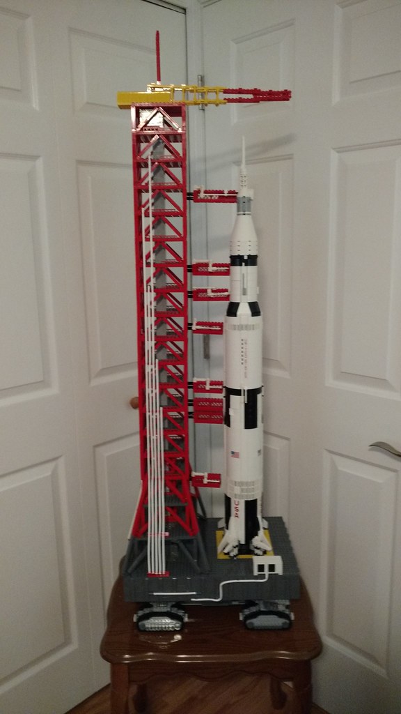Apollo Saturn V Mobile Launch Tower Crawler - Special LEGO Themes ...