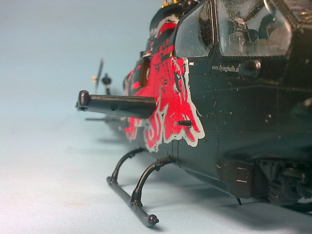 MT: BELL AH-1F COBRA RED BULL - REVELL ESC.1/48 36250563385_6ecd2f44fd_b