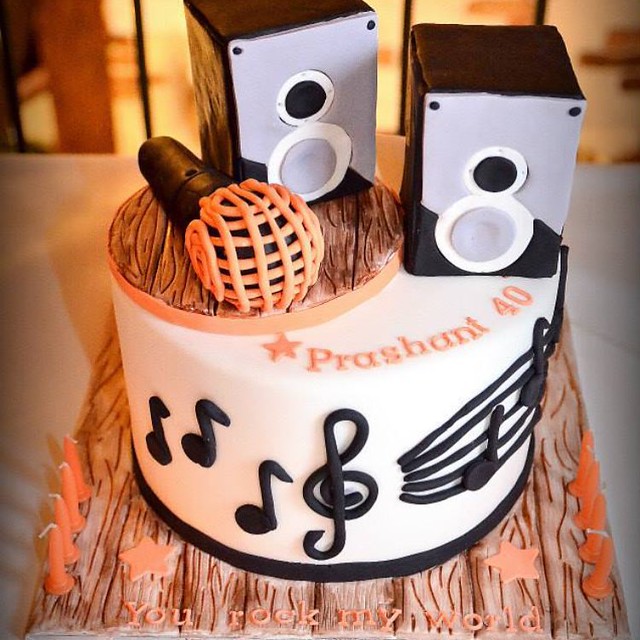 Pop Star Themed Cake by Eimabird Cakes
