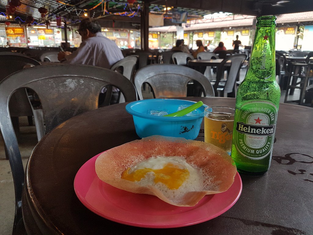 甜"阿榜"加蛋 Apom Manis w/Egg & 荷兰海尼根啤酒 Heinekken $12.90 @ Kuchai Lama Food Court at Old Klang Road