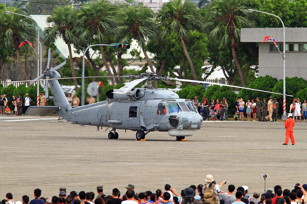 2319 Taiwan - Navy Sikorsky S-70C(M)-1 Thunderhawk