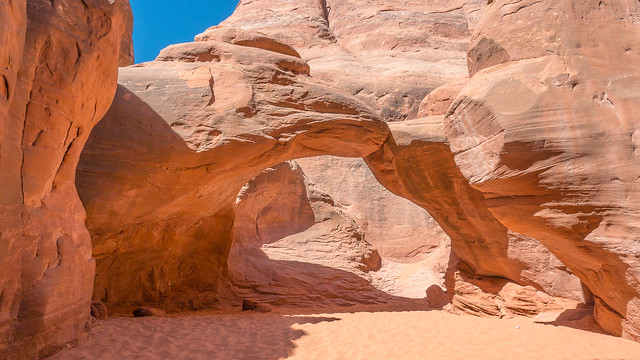 Sand dune arch