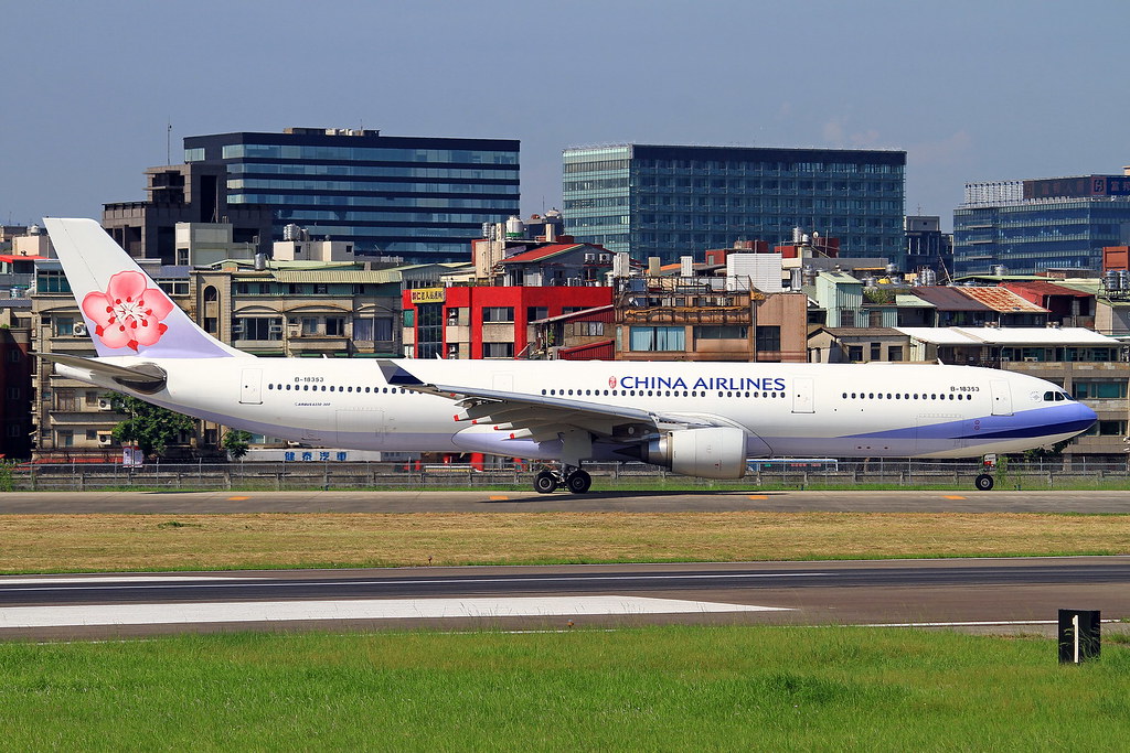 B-18353 China Airlines Airbus A330-302