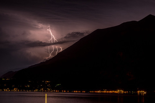 lightning italy italien thunder lagodicomo comolake italia