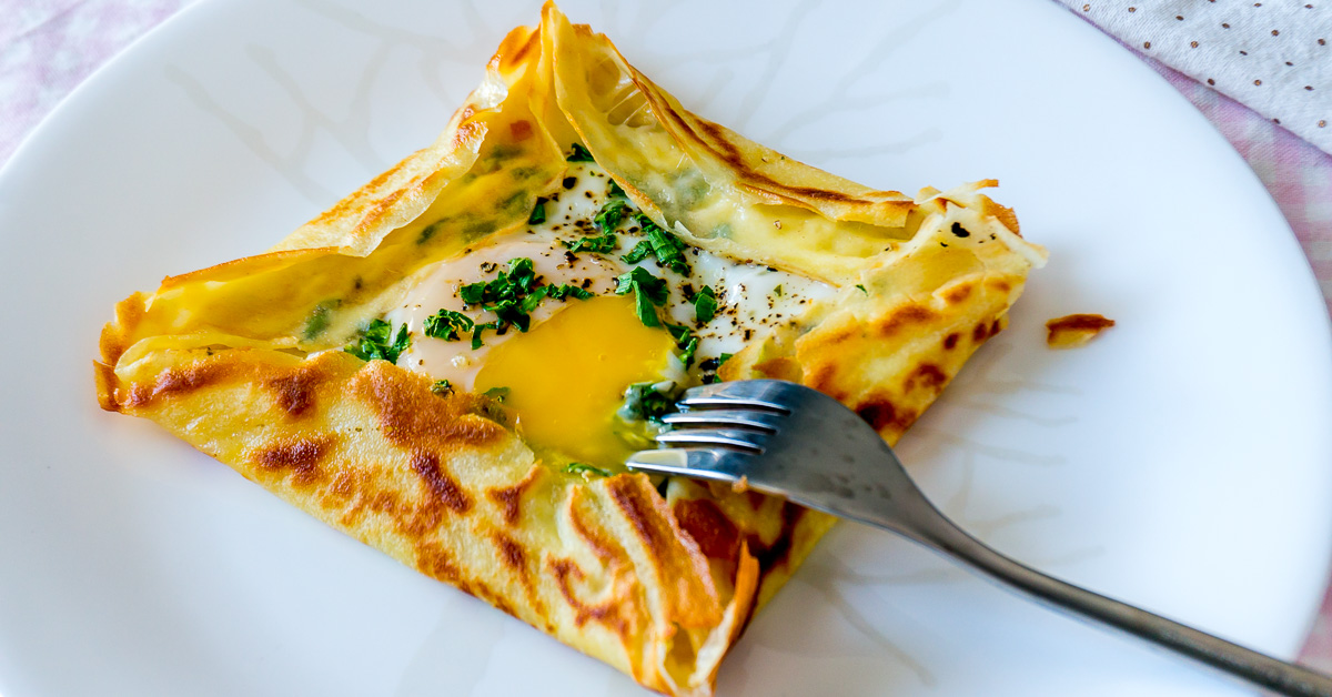 Egg and Cheese Crêpe Square / Pocket