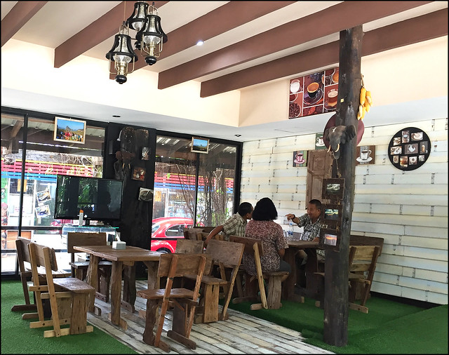 at Lee Coffee Restaurant / Benyaran Museum