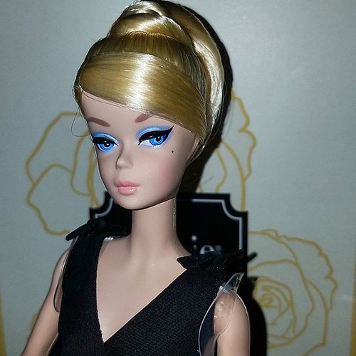 New Just Deboxed Mattel Gal Gadot Wonder Woman Barbie Doll Sword Plastic Toy