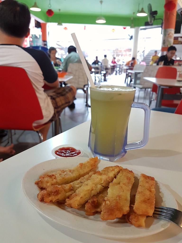 火腿包菜煎饼 $7 沙李酸梅 $3.20 @ DG Food Court Taman Wawasan Puchong