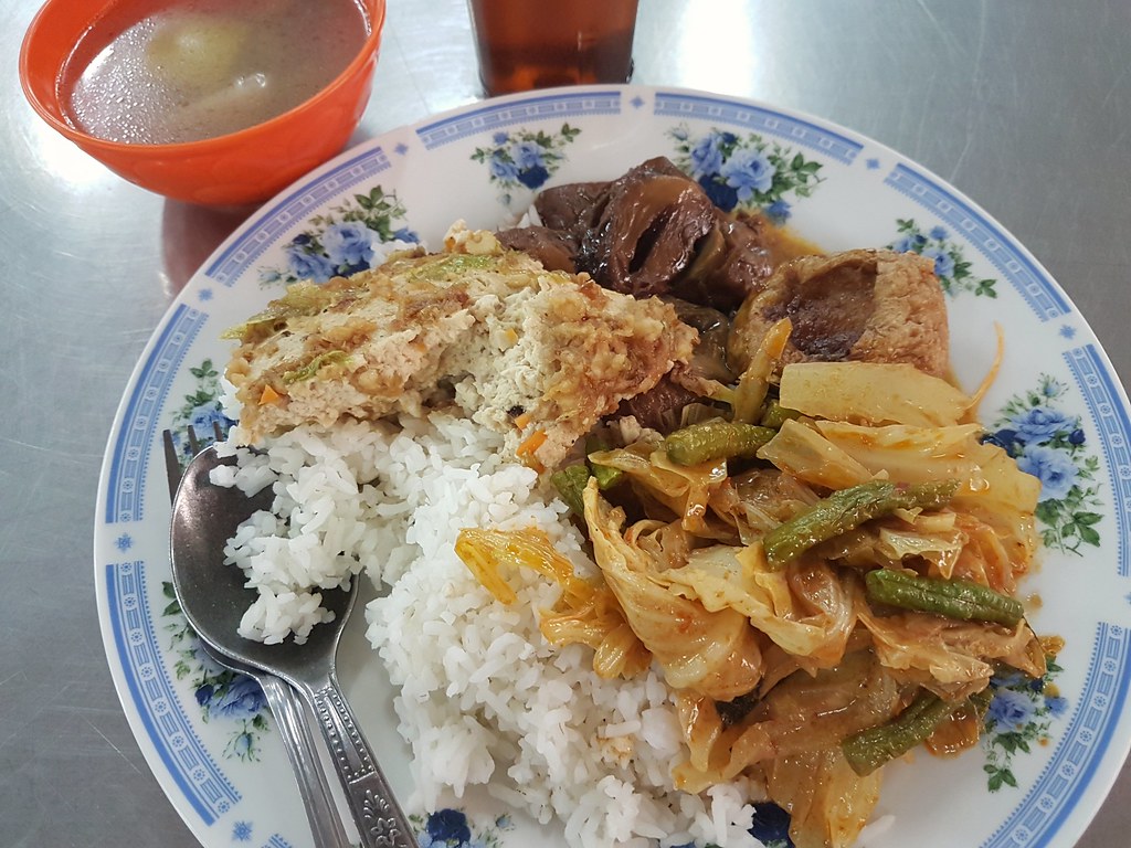 斋 Vegetariam mixed rice $5.80 @ Kun Yam Tong KL Jalan Ampang