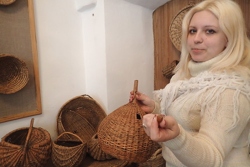 femme paniers самбір musée guide présentation ukraine intérieur