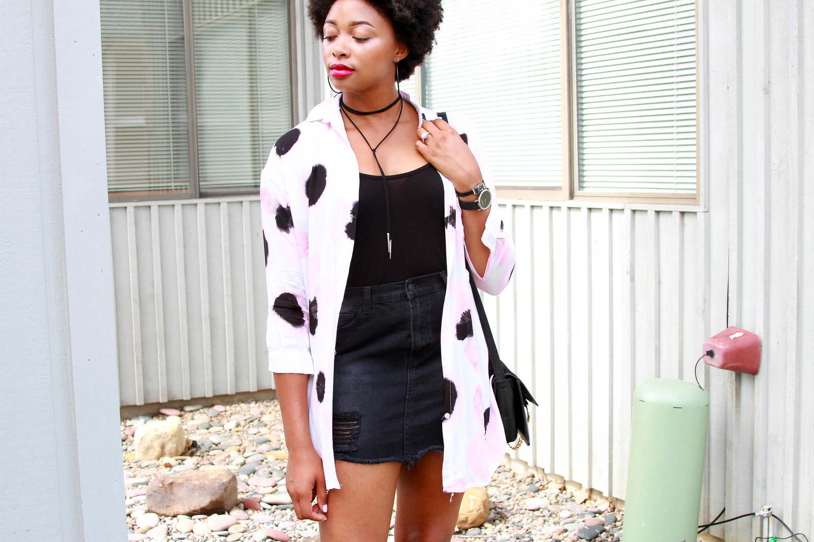 how to style a black mini skirt