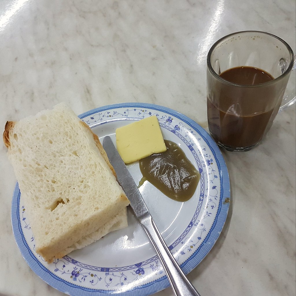 蒸面包 Steam Roti $2 & 海南茶 Hainan Tea $2.40 @ Ah Weng Koh Hainan Tea (阿荣哥海南茶档) KL Pudu ICC