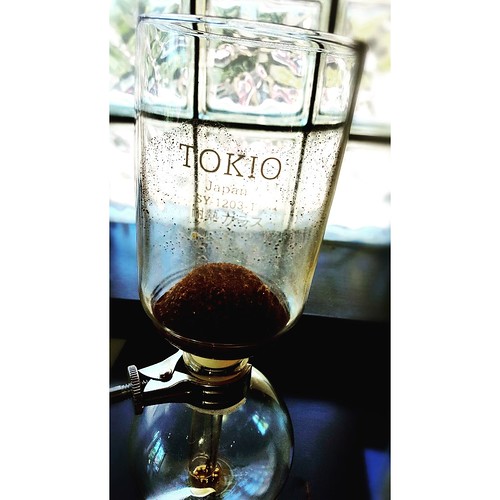 TOKIO siphon coffee brewer