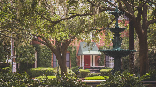 169 105mm28 moss georgia landscape savannah fountain nikon7200