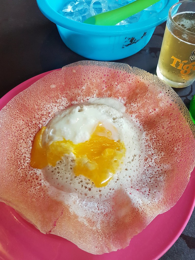 甜"阿榜"加蛋 Apom Manis w/Egg @ Kuchai Lama Food Court at Old Klang Road