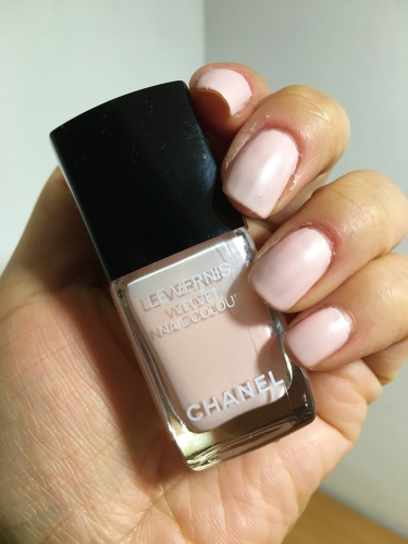 Crushing Hard on Chanel Pink Rubber Velvet Nail Colour - Makeup
