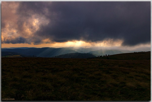 trouée nuages soleil coucher rayons nature hohneck montagne 68 hautrhin alsace france grandest canon eos 600d