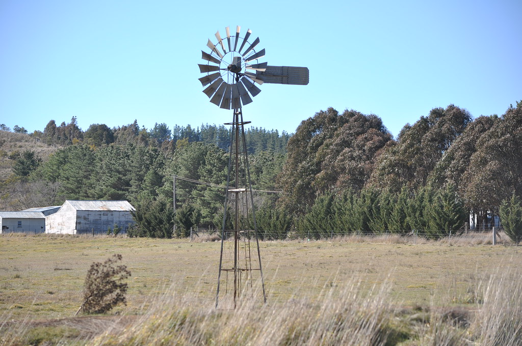 10-foot Southern Cross Z pattern windmill; Yass River, NSW, Australia