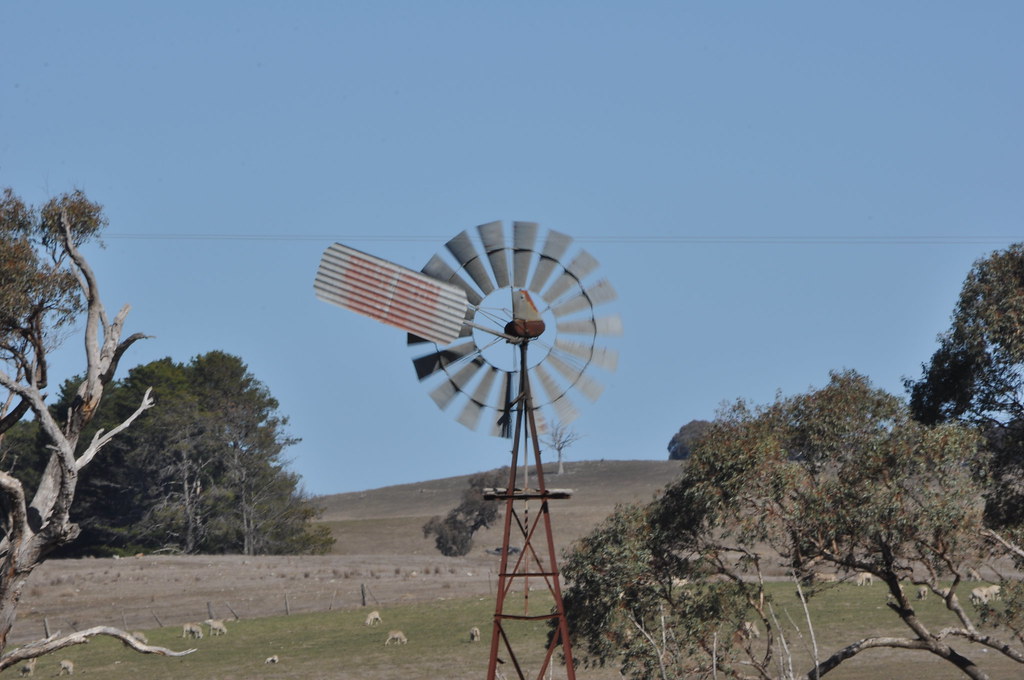 8 foot Southern Cross Z pattern (ZB) windmill; Yass River, NSW, Australia