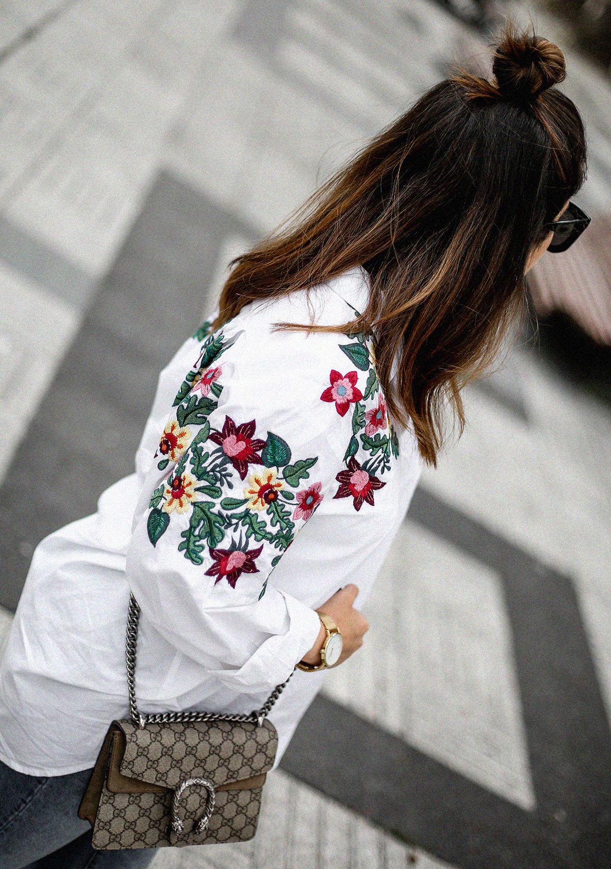 embroidered-white-blouse-bow-flats-hm-gucci-dionysus-streetstyle5