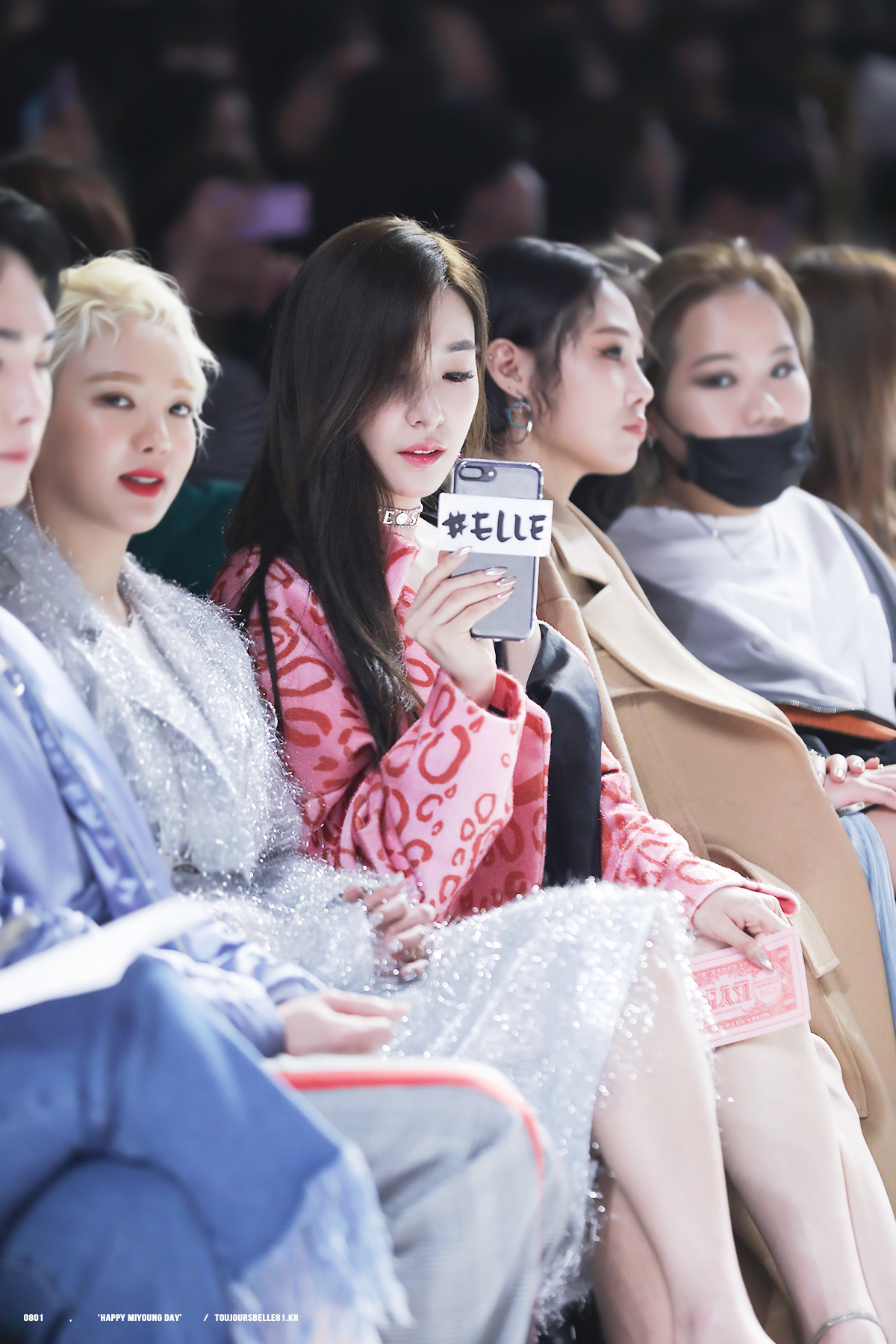  [PIC][29-03-2017]Tiffany và HyoYeon tham dự sự kiện ra mắt BST Thu - Đông của thương hiệu "KYE" trong khuôn khổ "2017 S/S HERA Seoul Fashion Week" vào chiều nay - Page 3 36252022396_09e4b297f1_o