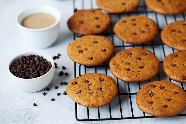 Grain-free Almond Butter Chocolate Chip Cookies {Paleo}