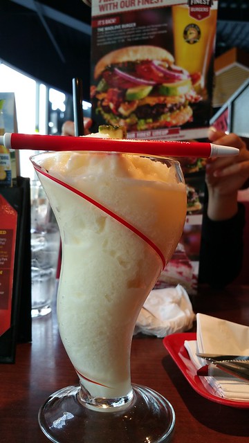 2017-Jul-17 Red Robin - coconut pineapple smoothie