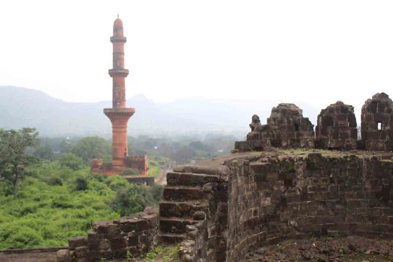 Letter from the Other Delhi -- A Walk in Daulatabad, the Tughlaqs’ Other Capital