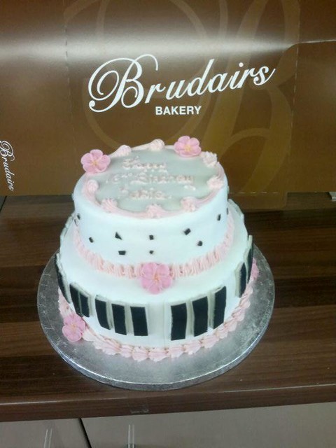 Cake by Brudairs Bakery