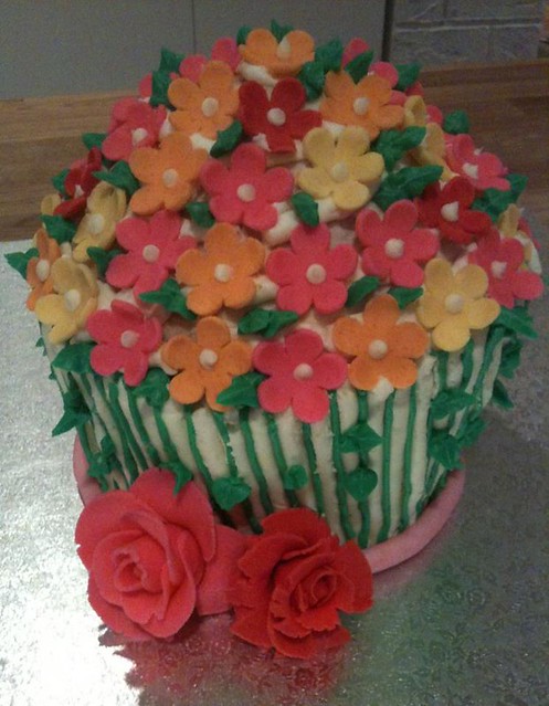 Flower Bouquet Cake by Home-baked Decorative Cakes