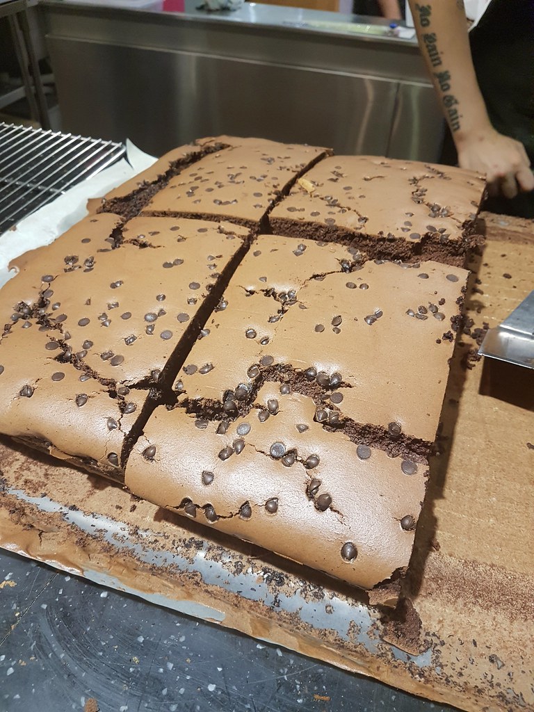 新朱古力蛋糕口味试吃 "New" Chocolate Cake for Testing @ Bread & Co Damen USJ