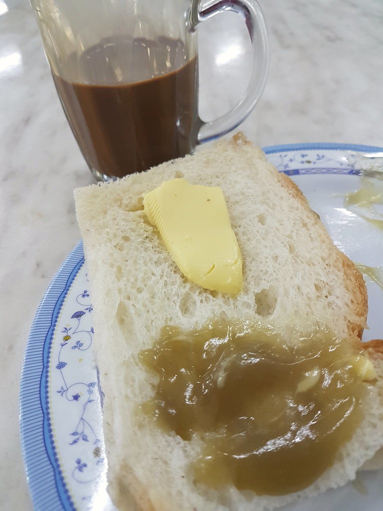 蒸面包 Steam Roti $2 & Steam Roti $2 & 海南茶 Hainan Tea $2.40 @ Ah Weng Koh Hainan Tea (阿荣哥海南茶档) KL Pudu ICC