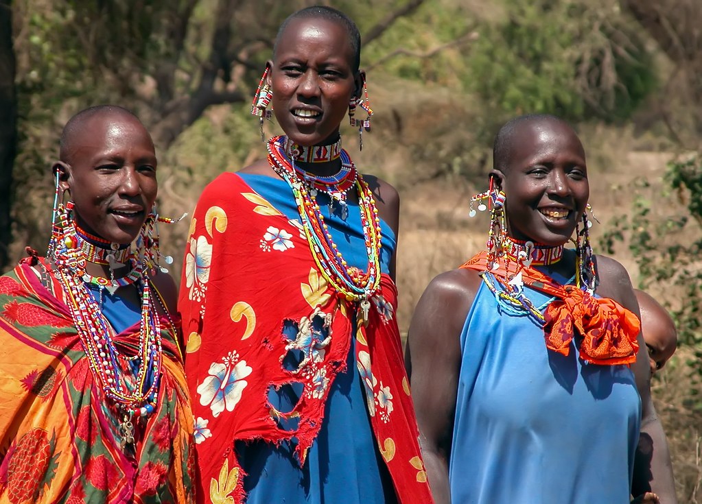 Le  peuple Masaï 36052476003_fc63a2200f_b