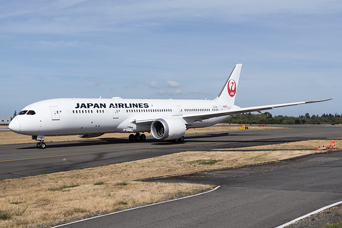 Japan Air Lines Boeing 787-9 JA870J